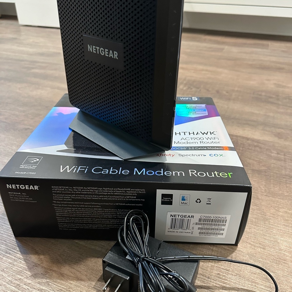 Netgear Nighthawk AC1900 Cable Modem Router - Picture 4 of 7